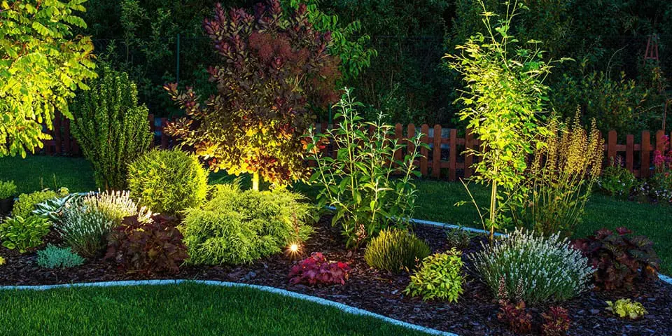 opplyste-blomster blomsterbed med lamper